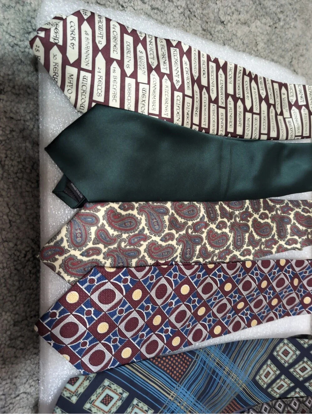MEN'S..SILK..NECK TIES..DESIGNER Lot Of 6(1417)B